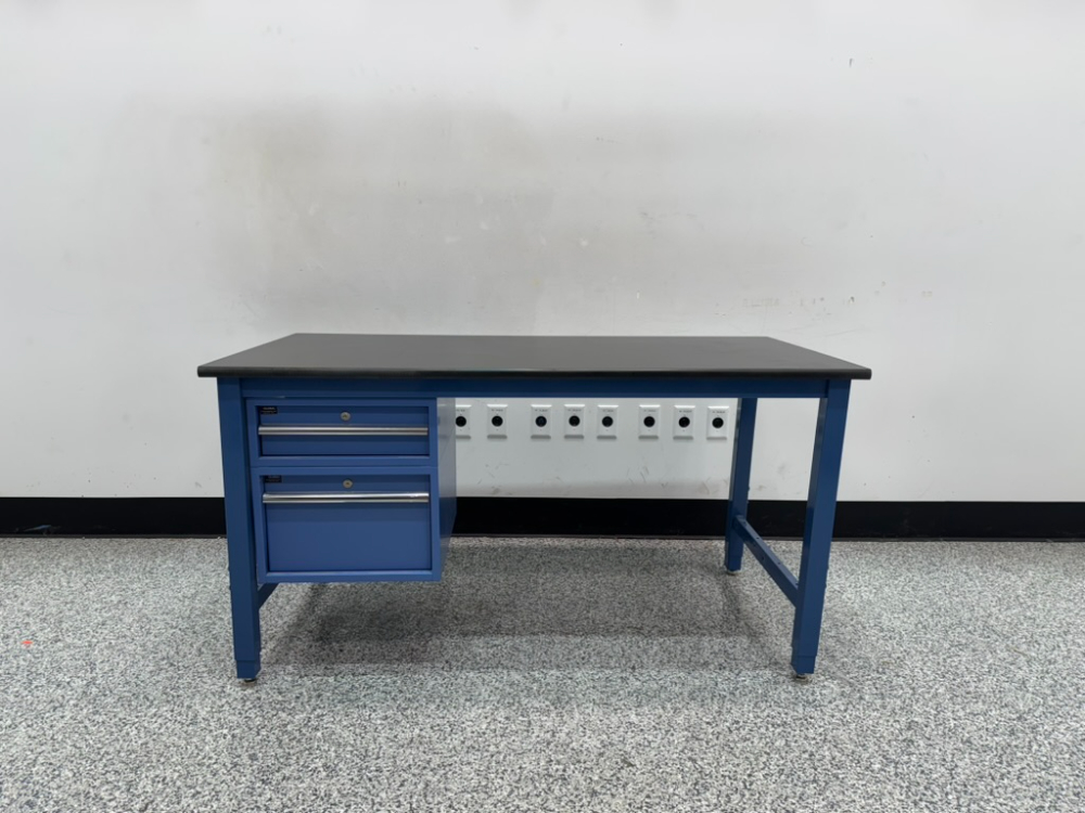 Image of Global Industrial 5' Laboratory Bench
